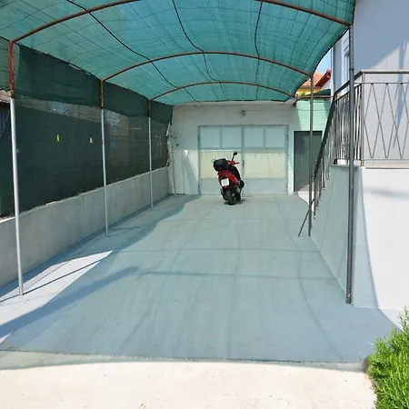 Holiday House Gaspar فيلة زادار